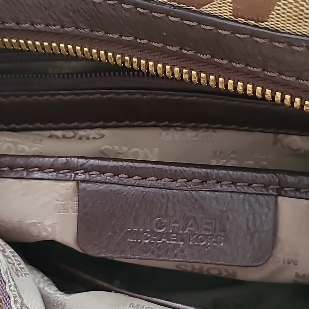 Michael Kors Monogram Bag - Picture 15 of 16